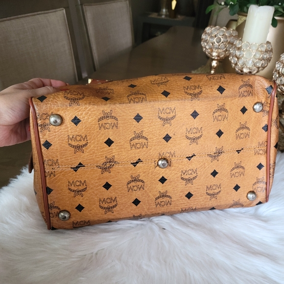 100% Authentic vintage MCM congnac Boston bag - Picture 4 of 15